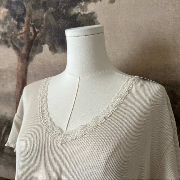 American Eagle Outfitters Cream Lace Trim Blouse - Picture 2 of 4